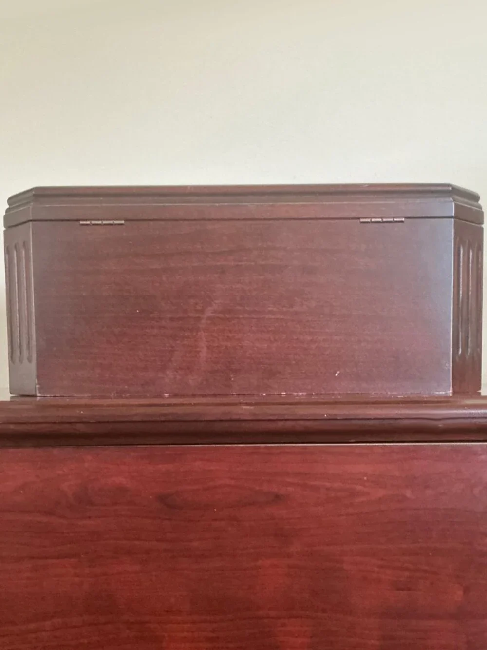 VGUC Reed & Barton Cherry 2-Drawer Jewelry Chest / Box w/ Burgundy Velvet Lining